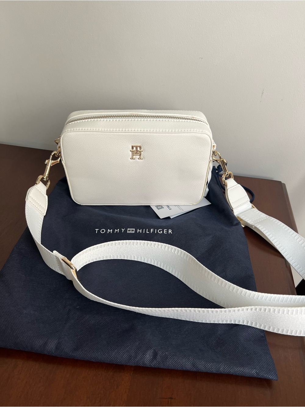 NWT Tommy Hilfiger Off-White Leather Crossbody Bag with Gold Hardware